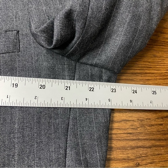 C&R Clothiers 2 Piece Suit 44R/36W Grey Pinstripe 2 Button Single Vent Jacket - Picture 16 of 16